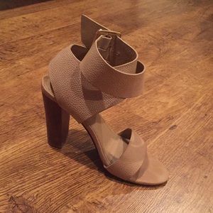 Splending brand heels